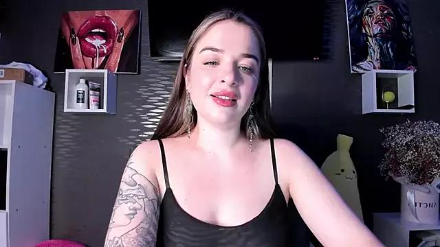 Yasmine_moon from StripChat is Freechat