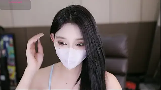 yaya_1888 on StripChat 