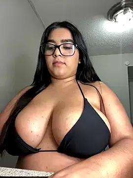 YaYa_Thickkii from StripChat