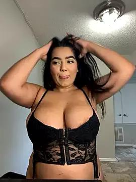 YaYa_Thickkii from StripChat