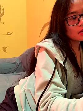 YayeeShow from StripChat
