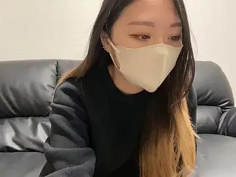yazawa_oO from StripChat