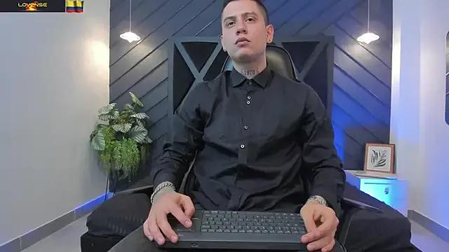 Yeiko_Romero_ from StripChat is Freechat