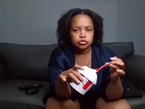 YellowKandy on StripChat 