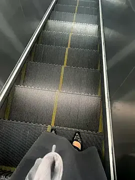 Yimisun01 from StripChat