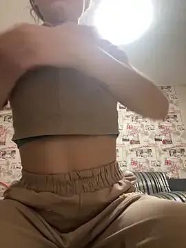 YnitaLoverx from StripChat is Freechat