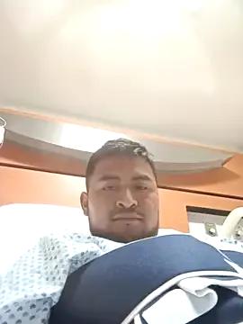 YoSoyLittleBoy from StripChat