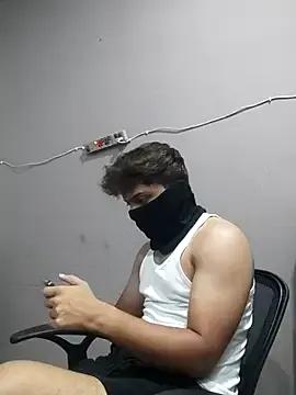 Youngbull4648 from StripChat