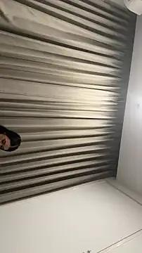 younglyx from StripChat is Freechat