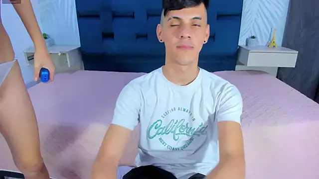 Youngs_Wild from StripChat is Freechat