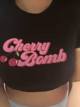 youngsexywoman from StripChat is Freechat