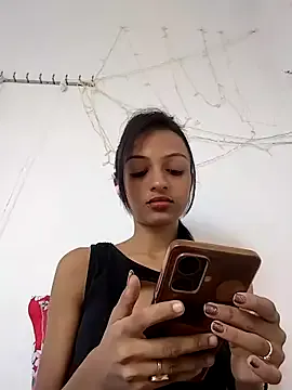 Your-Kitkat from StripChat is Freechat