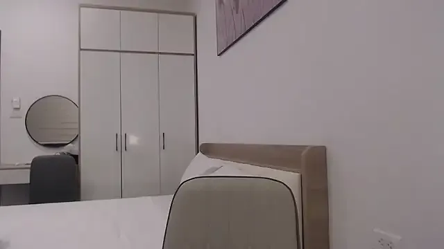 Your-Sunny from StripChat is Freechat