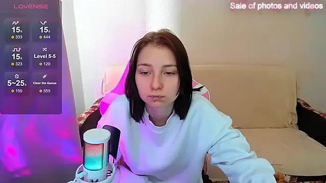 Try our streaming cams variety and talk on a personal level with our adorable girls streamers, showing off their bountiful shapes and dildos.