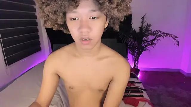 yourfavdollyxxx from StripChat is Freechat