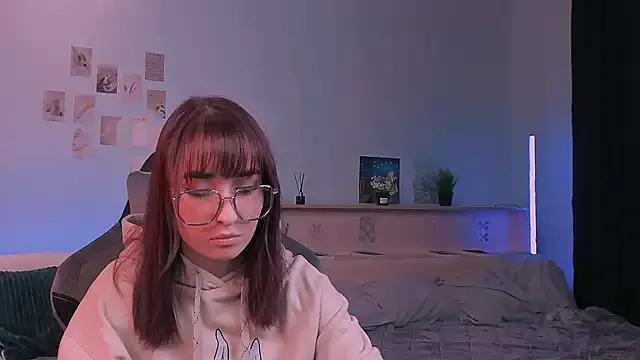 yourfitoviolett from StripChat is Freechat