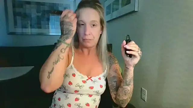yourgurlfire from StripChat is Freechat