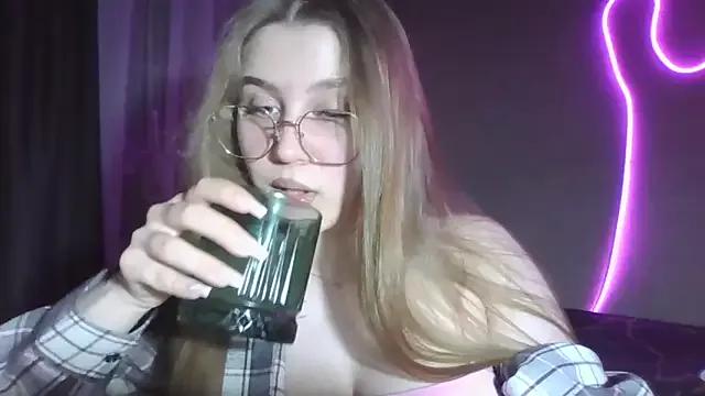 Yourhoney_Lola_ from StripChat