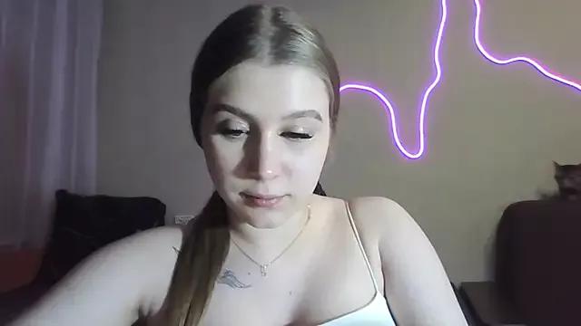 yourhoney_Lola_ from StripChat is Freechat