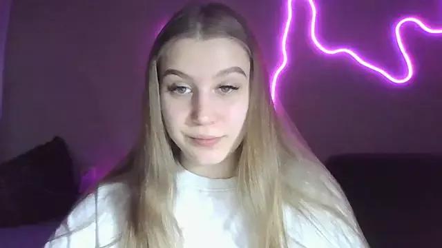 Yourhoney_Lola_ from StripChat