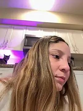 yourlilsecreet from StripChat is Freechat