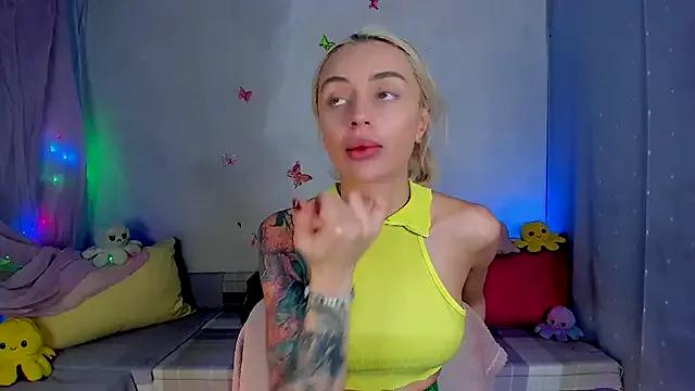 YourLizzyDoll from StripChat is Freechat