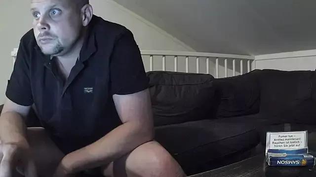 YourLoveBoyKevin from StripChat is Freechat