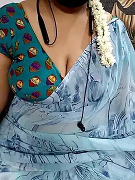 Yours_Radika from StripChat is Freechat