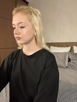 YourSunshine__ from StripChat is Freechat