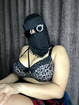 YourThirstySlut from StripChat is Freechat