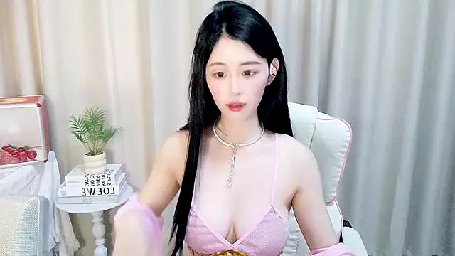 Yoyuyuy from StripChat