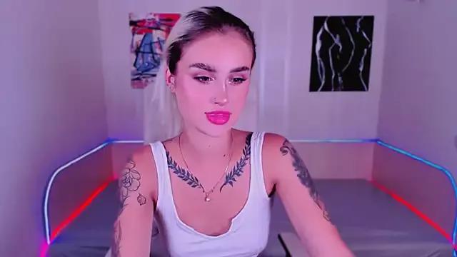 YrRina from StripChat is Freechat