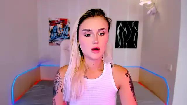 YrRina from StripChat is Freechat