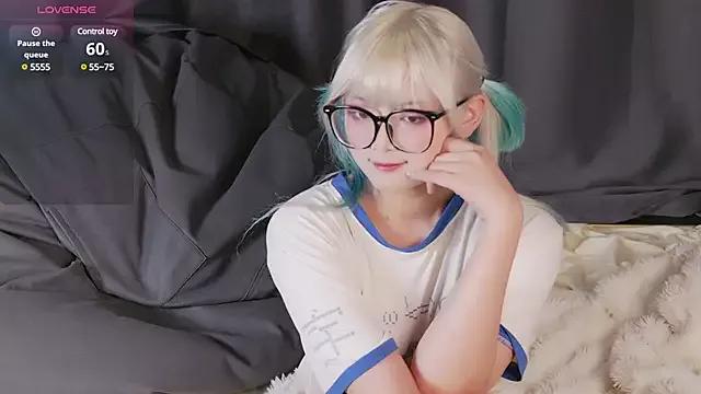 Yu_UwU_ from StripChat is Group