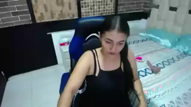 yuliet_latin69 from StripChat is Freechat