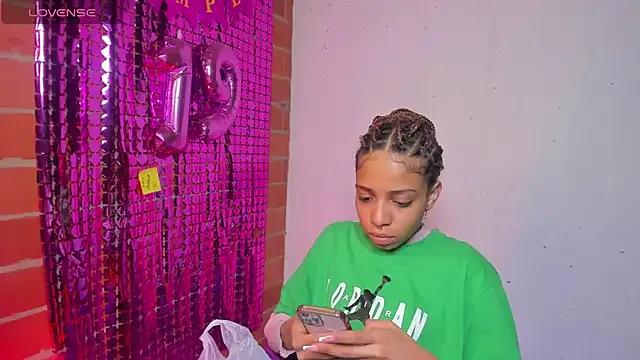 yumi_hanna from StripChat is Freechat