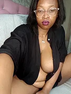 YummyChocTits from StripChat