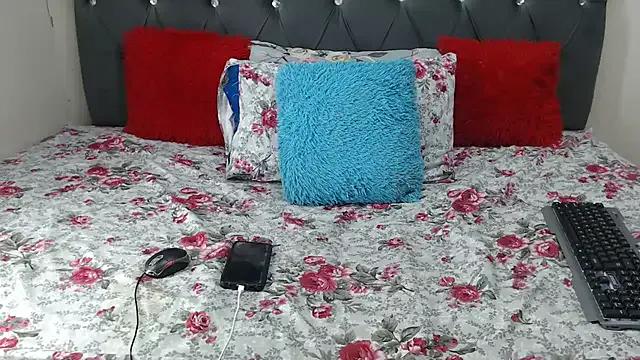 YummyJellybooty13 from StripChat