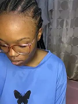 YummyMelanin117 from StripChat