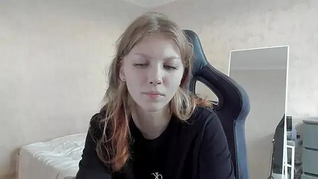 YunaRosse from StripChat is Freechat