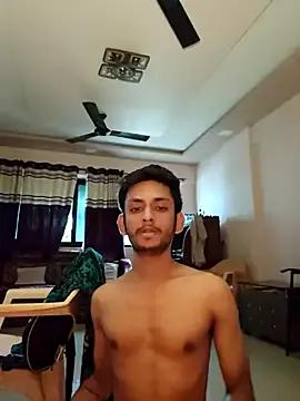 yung_cplz from StripChat is Freechat