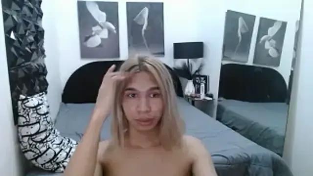 Yuriidelaveigne from StripChat is Freechat