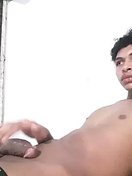 Yutaroywyw from StripChat is Freechat