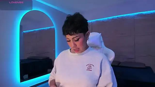 ZahaRose from StripChat