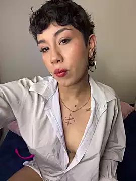 ZahaRose from StripChat