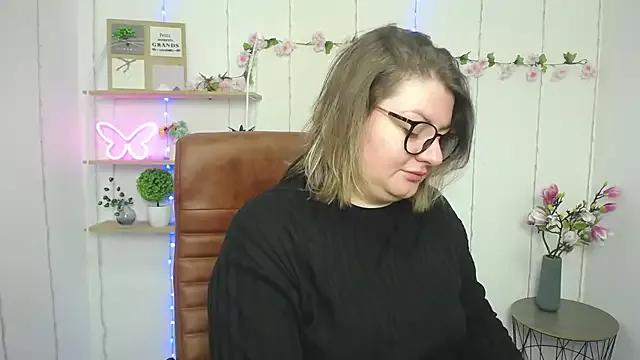 ZannaDreil from StripChat
