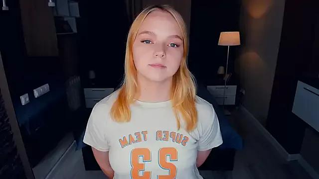 ZaraCreedon from StripChat