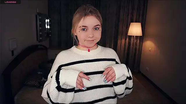 Try our streaming cams variety and talk on a personal level with our adorable girls streamers, showing off their bountiful shapes and dildos.