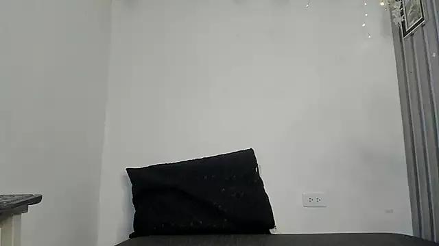 zarahcoxx from StripChat