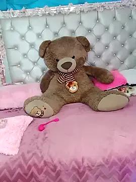 ZARAY_1118 from StripChat is Freechat